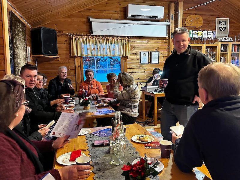 Pappi Ville Hiltuselle työkeikka Leininrannassa on erittäin mieluinen.