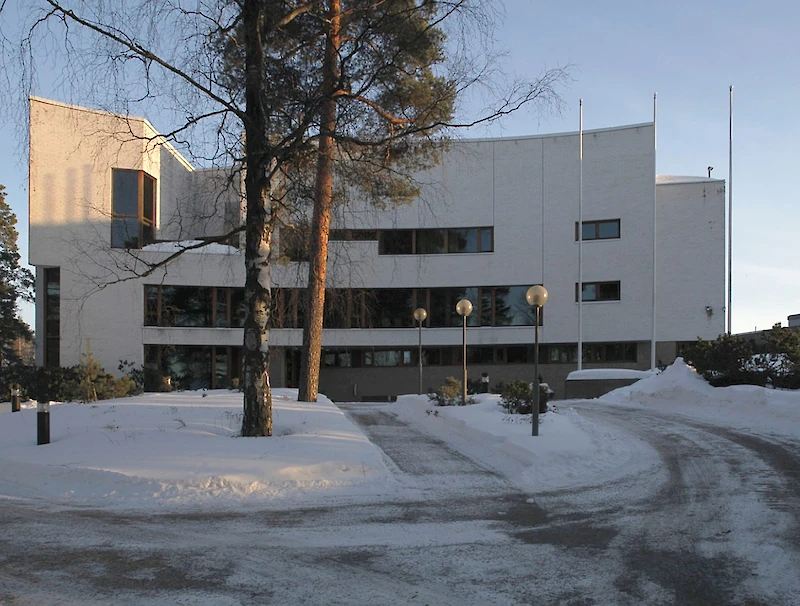 Presidentin virka-asunto Mäntyniemi menee maaliskuussa remonttiin, joka kestää arviolta pari vuotta. Uusi presidentti muuttaakin tähän valtion vierastaloon Munkkiniemeen. (Kuva: Senaatti-kiinteistöt.)