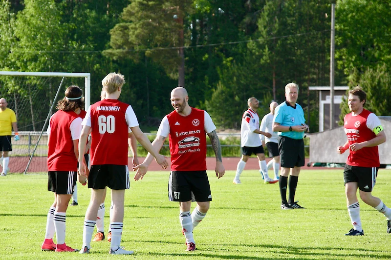 Iitin Pallo lähtee tulevaan sarjakauteen pilke silmäkulmassa. (Kuva: Joonas Leppänen.)