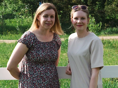 Käy kotihin -tapahtuman ideoineet Eira Leino ja Marianne Rajala. Ydinporukkaan kuuluvat myös muiden muassa valokuvaaja Kati Pilli-Sihvola ja verkkosivuista vastaava Sanna Tallgren. (Kuva: Kati Pilli-Sihvola.)