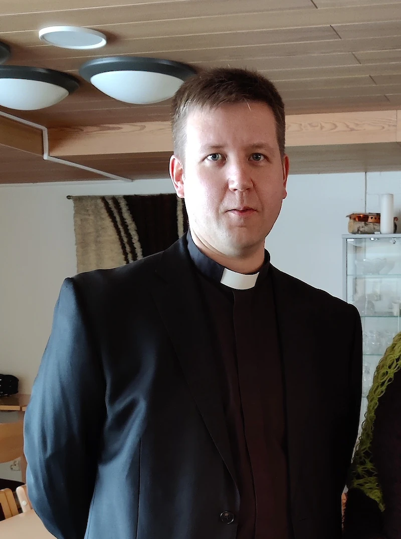 Ville Hiltunen on työskennellyt pappina Iitissä reilut seitsemän vuotta.