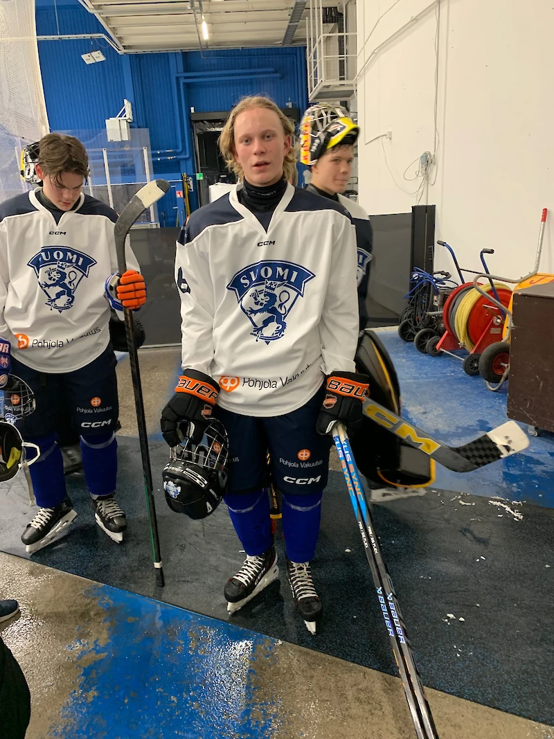 Konsta Rantanen on käynyt alkujaan Iitti Hockeyn kiekkokoulun. Siitä matka on jatkunut KooKoon paitaan ja Pohjola-leirille. (Kuva: Konsta Rantasen albumi)