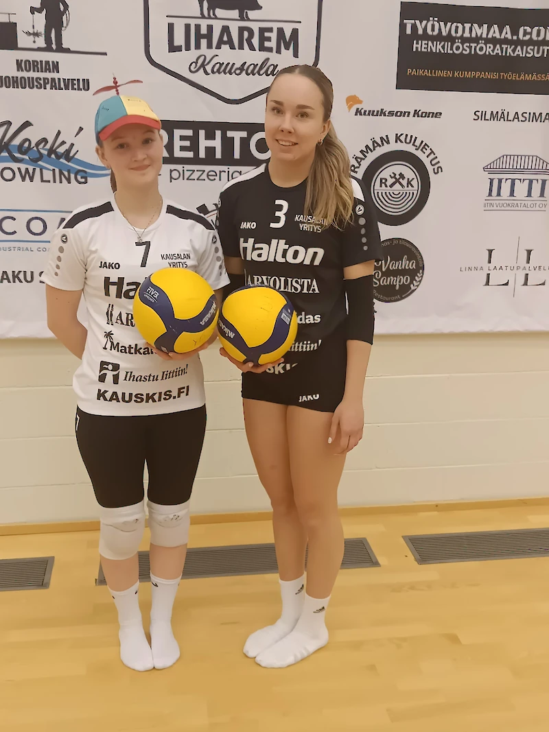 Yrityksen parhaat pelaajat Hilla Martikainen ja Krista Kantola olivat voiton avaimia. (Kuva: Hannu Backman)
