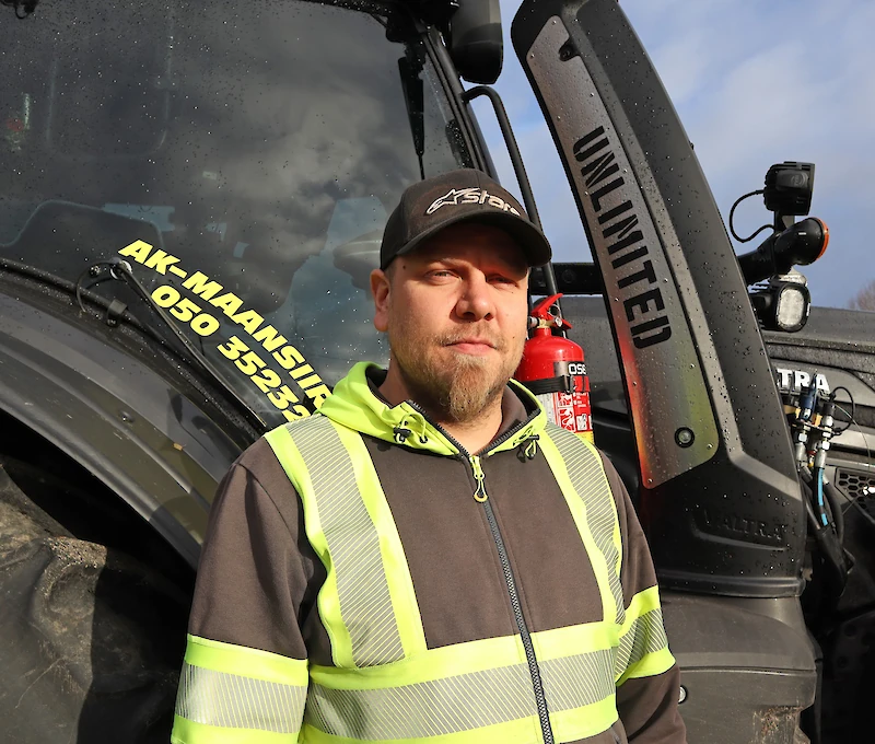 Joni-Petteri Karvasen yritys on AK-Maansiirto Oy.