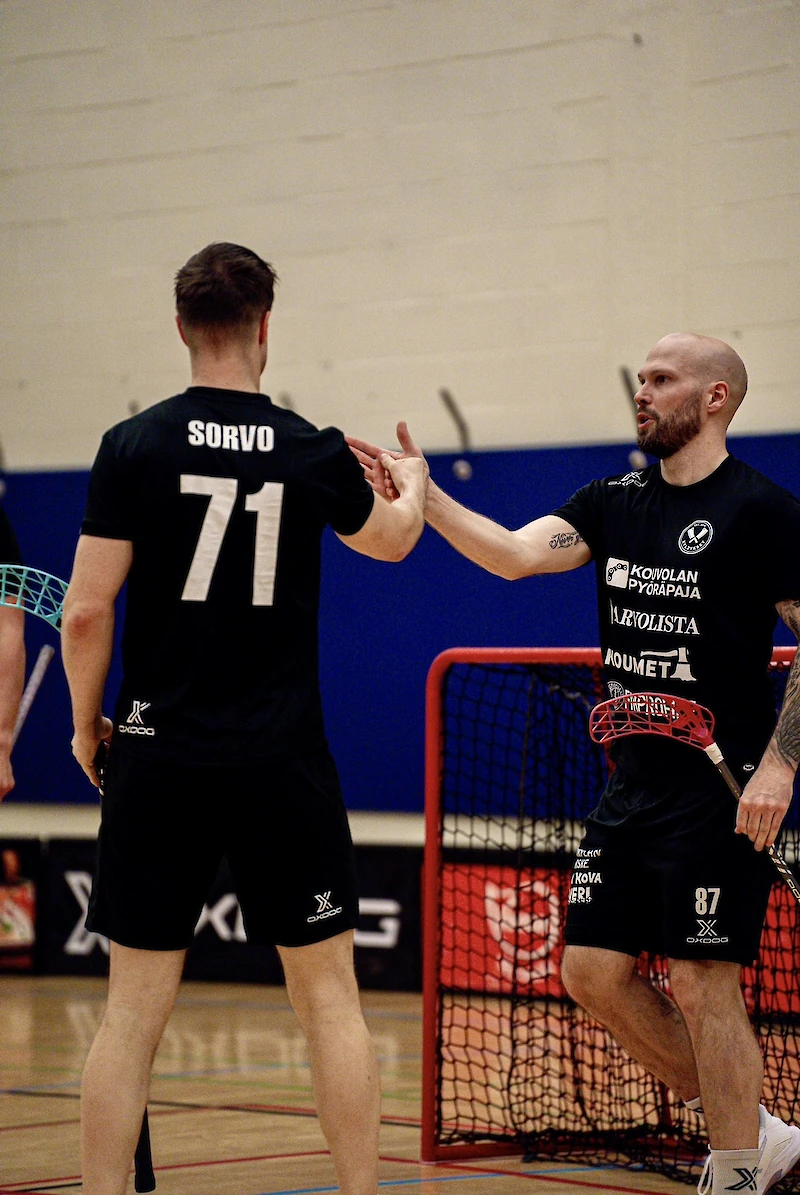 Severi Porevesi (oik.) viimeisteli Hollolassa kolme maalia. (Kuva: Nea Ojala)