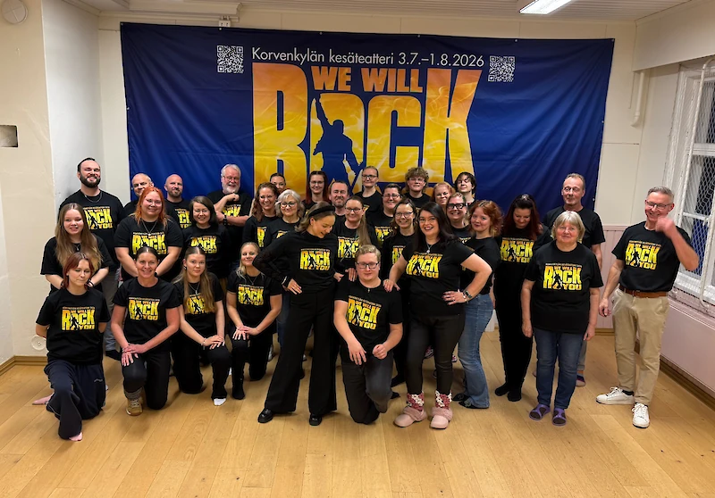 Tekijäporukka on harjoitellut jo lauluja, sillä itse tekstin käännös ei ole vielä valmistunut. (Kuva: Veli-Pekka Kelloniemi)