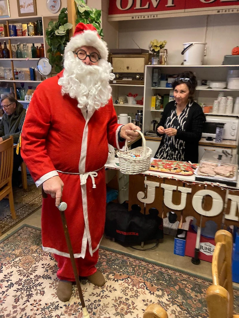 Joulupukkikin nähtiin paikalla.