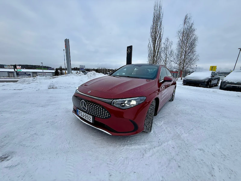 Valaistu puskuri on näyttävä elementti pimeällä.