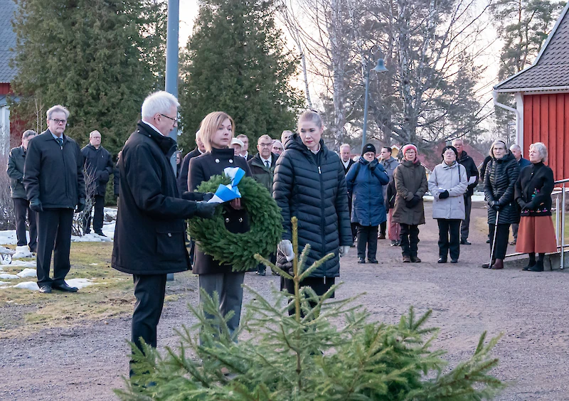 Seppeleen laskivat Ari Ollikainen, Kiira Ilmarinen ja Henna Huppunen. (Kuvat: Merja Ollikainen)