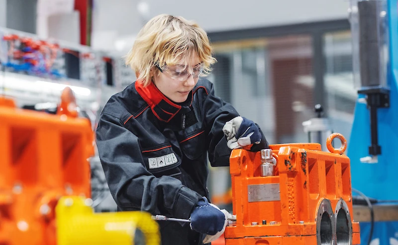 Kone- ja tuotantotekniikan opiskelija Salpauksen kampuksella. (Kuva: Lauri Rotko)