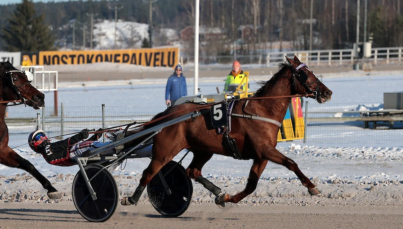 Star Photo S voittoon Turussa, kun rattailla istui Santtu Raitala. (Kuva: Leena Kahisaari)