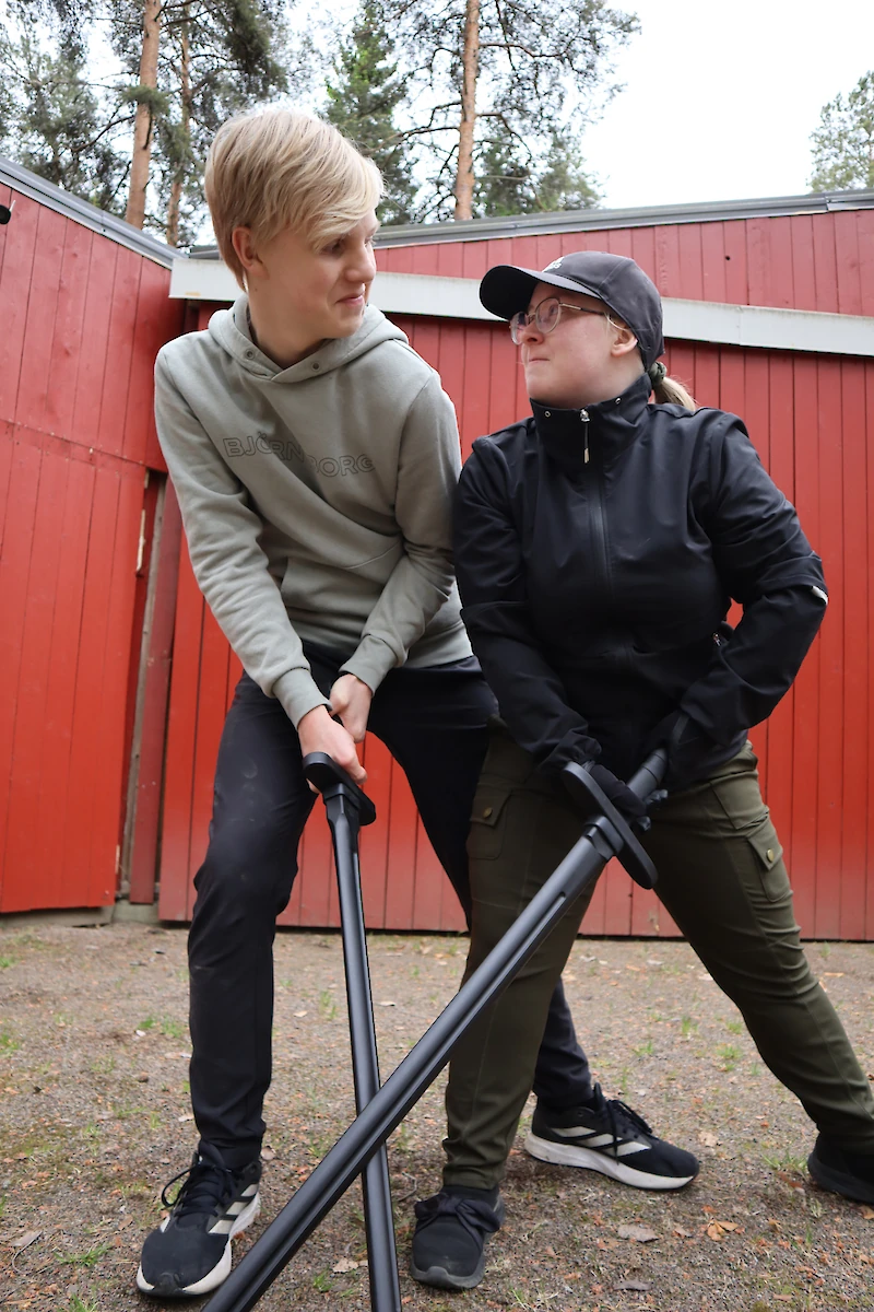 Kesän näytelmässä Eliel Junkkari on Robin Hood ja Pilvi Puhakka Nottinghamin sheriffi.