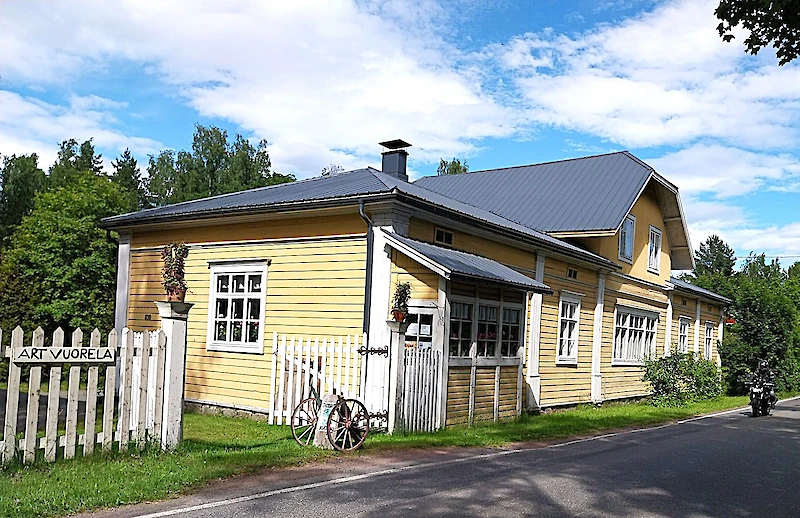 Vuorelan talo Iitintieltä kuvattuna. (Kuva: Leila Viitala)