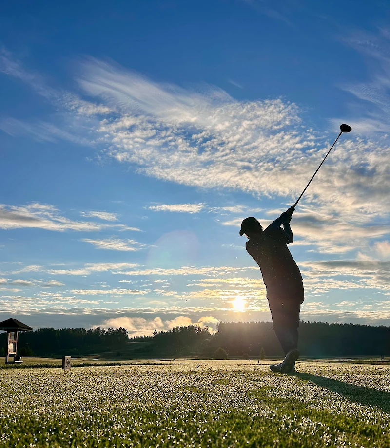 Vuorokauden mittainen golftempaus vietiin läpi vaihtelevassa säässä.