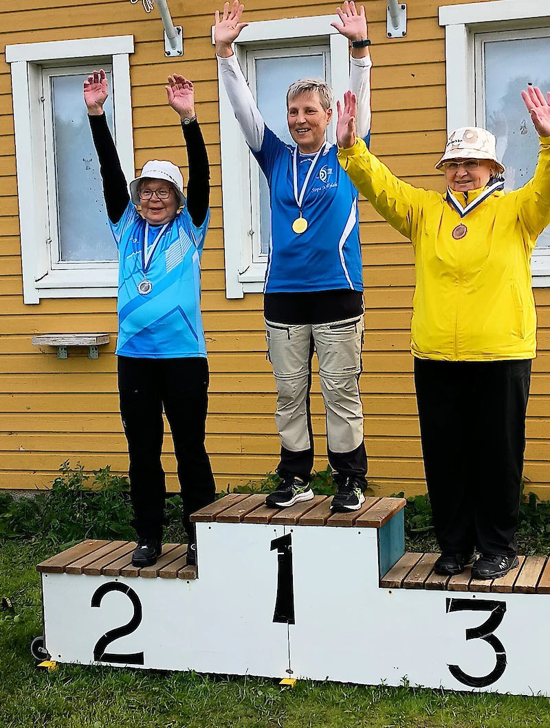 Iitin Jousiampujien Kirsi Huikari-Roivas ampui SM-hopeasijalle Torniossa. (Kuva: Antero Roivas)