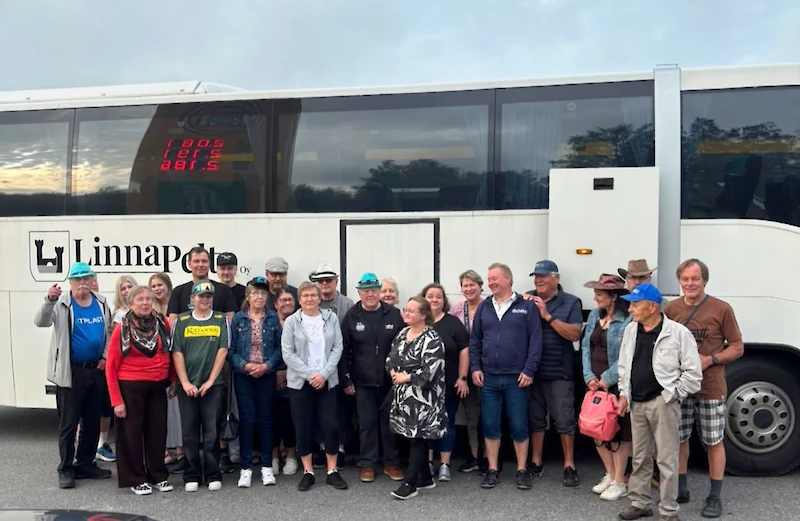Kuninkuusraveissa käytiin myös Iitistä bussilla ryhmä. (Kuva: Pirjo Suikkanen)