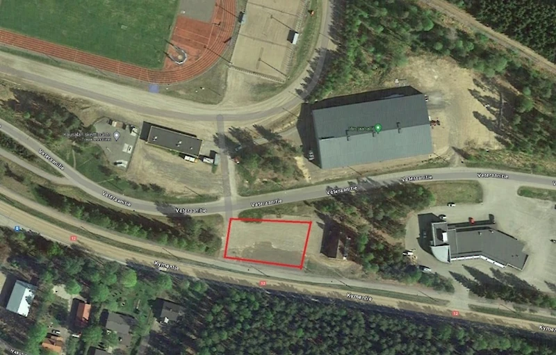 Kuvassa punaisella varavedenjakelupiste osoitteessa Veteraanintie 3.
