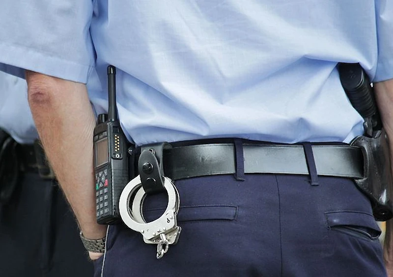 Valepoliisille ei pidä antaa pankkitunnuksia. (Kuvituskuva: Pixabay.)
