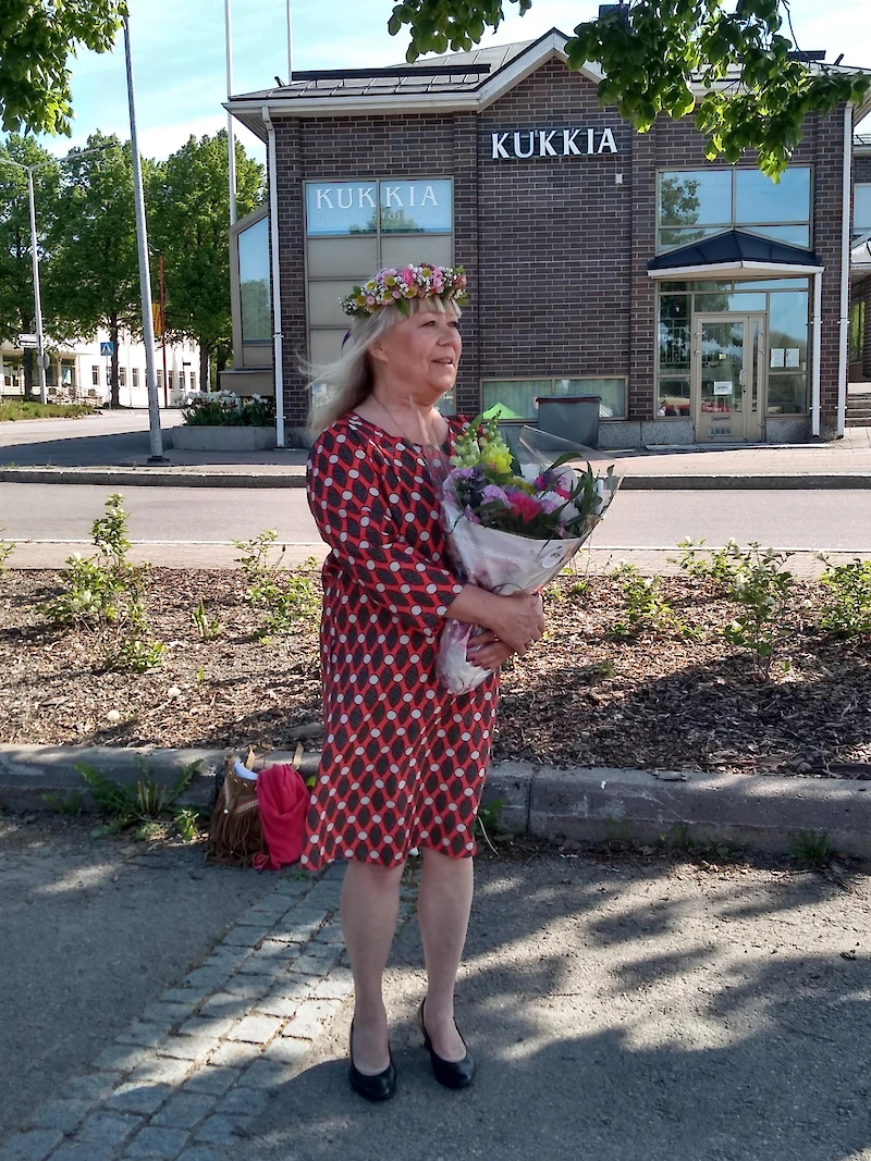 Iina Helander valittiin Iitin Tiltuksi kesällä 2021. Kausalan torin lava oli tuolloin varattu poliittiselle tilaisuudelle, joten seremonia jouduttiin siirtämään torin laidalle.