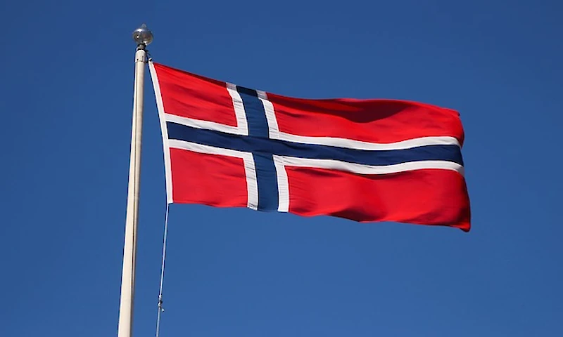 Iitin kunta nostaa tänään salkoon Norjan lipun. (Kuva: Pixabay.)