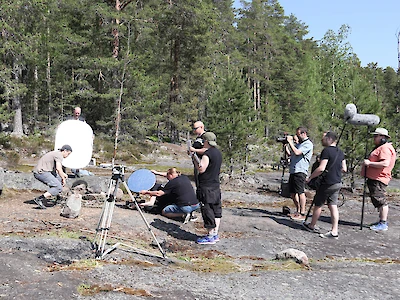 Kuvaukset käynnissä Lammaskallion rannassa.