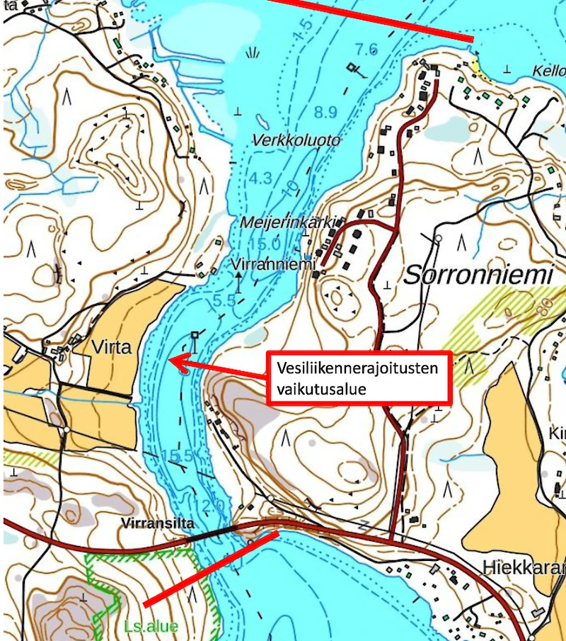 Sorronniemen asukkaat haluaisivat, että vesiliikennerajoituksia haettaisiin veneväylälle sekä väyläalueen ulkopuolisille vesialueille Sorronniemen pohjoiskärkeen saakka. (Kuva: Iitin kunta.)