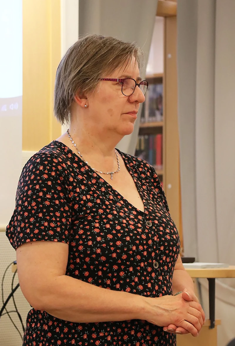 Virpi Järvenpää tekee senioriohjaajana pioneerityötä Iitissä.