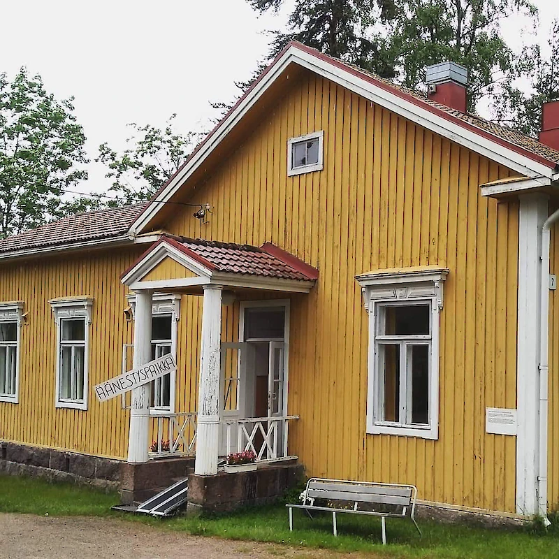 Kirkonkylän seurakuntatalo on toiminut myös äänestyspaikkana.