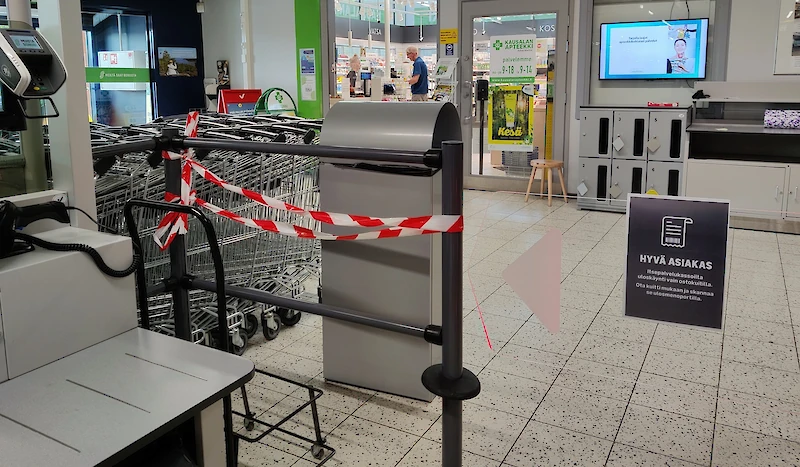 Kausalan S-marketin itsepalvelukassan kautta ei enää pääse poistumaan ilman kuittia.
